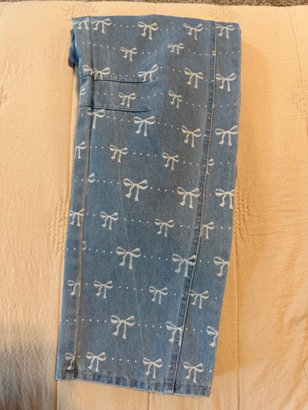 entro Light Blue Denim Barrel Jeans with White Bow Print - Picture 5 of 8